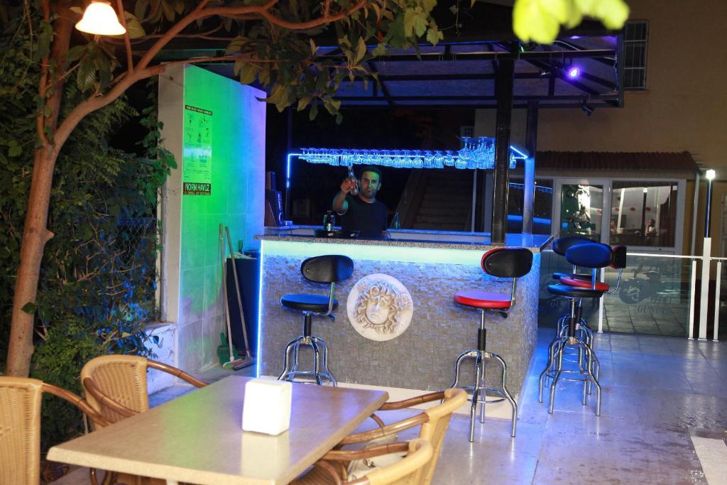 Otel Otel Guenduez *